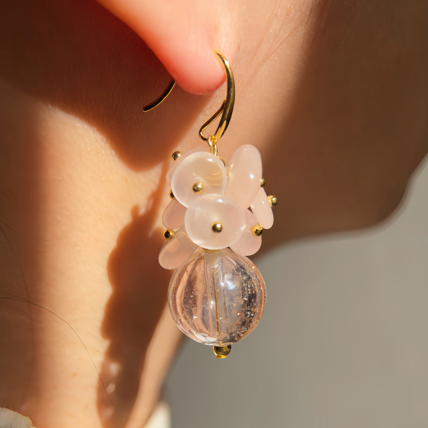 Pendientes de cuarzo rosa Bloomlight — Joyería artesanal de aromaterapia para el amor y la armonía