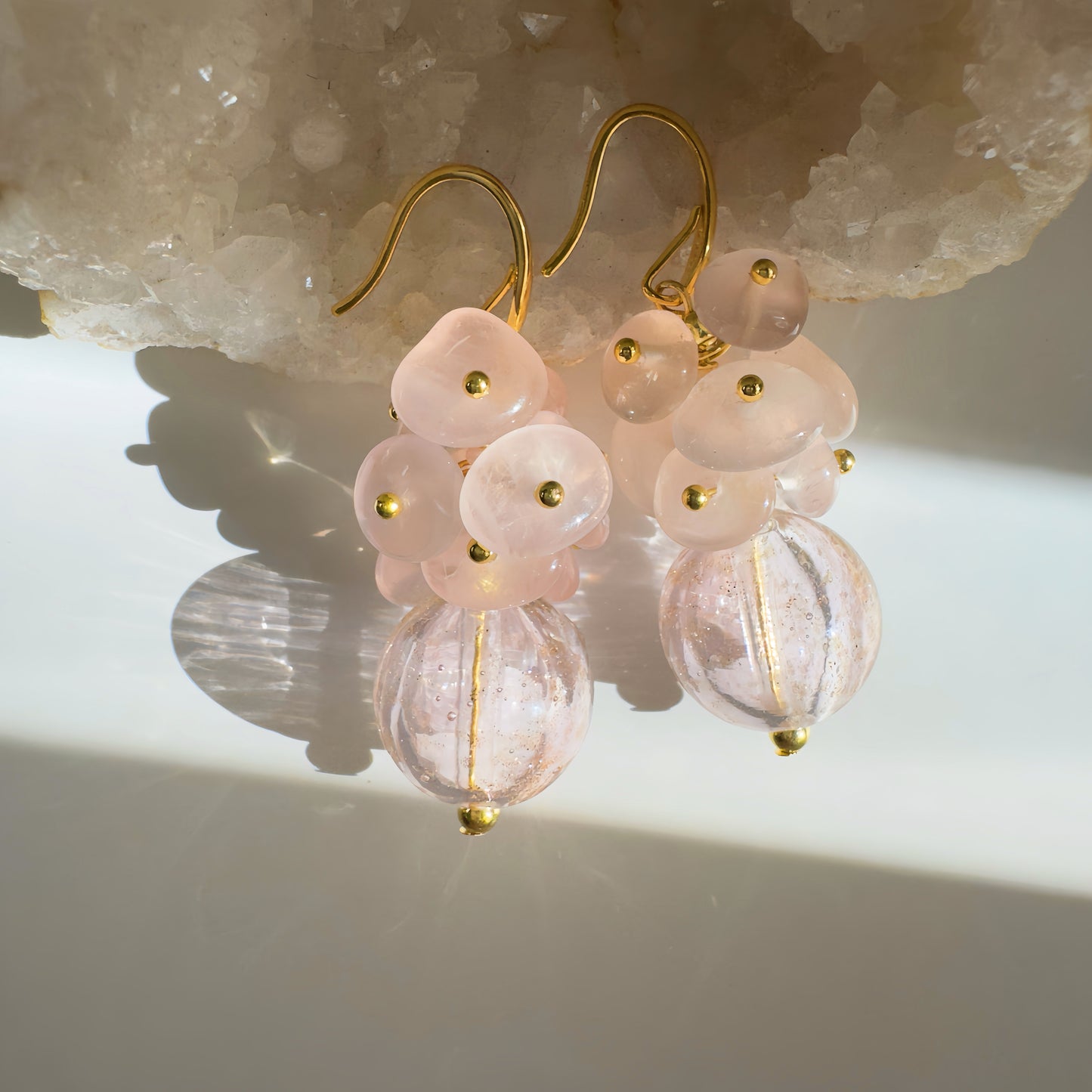 Pendientes de cuarzo rosa Bloomlight — Joyería artesanal de aromaterapia para el amor y la armonía