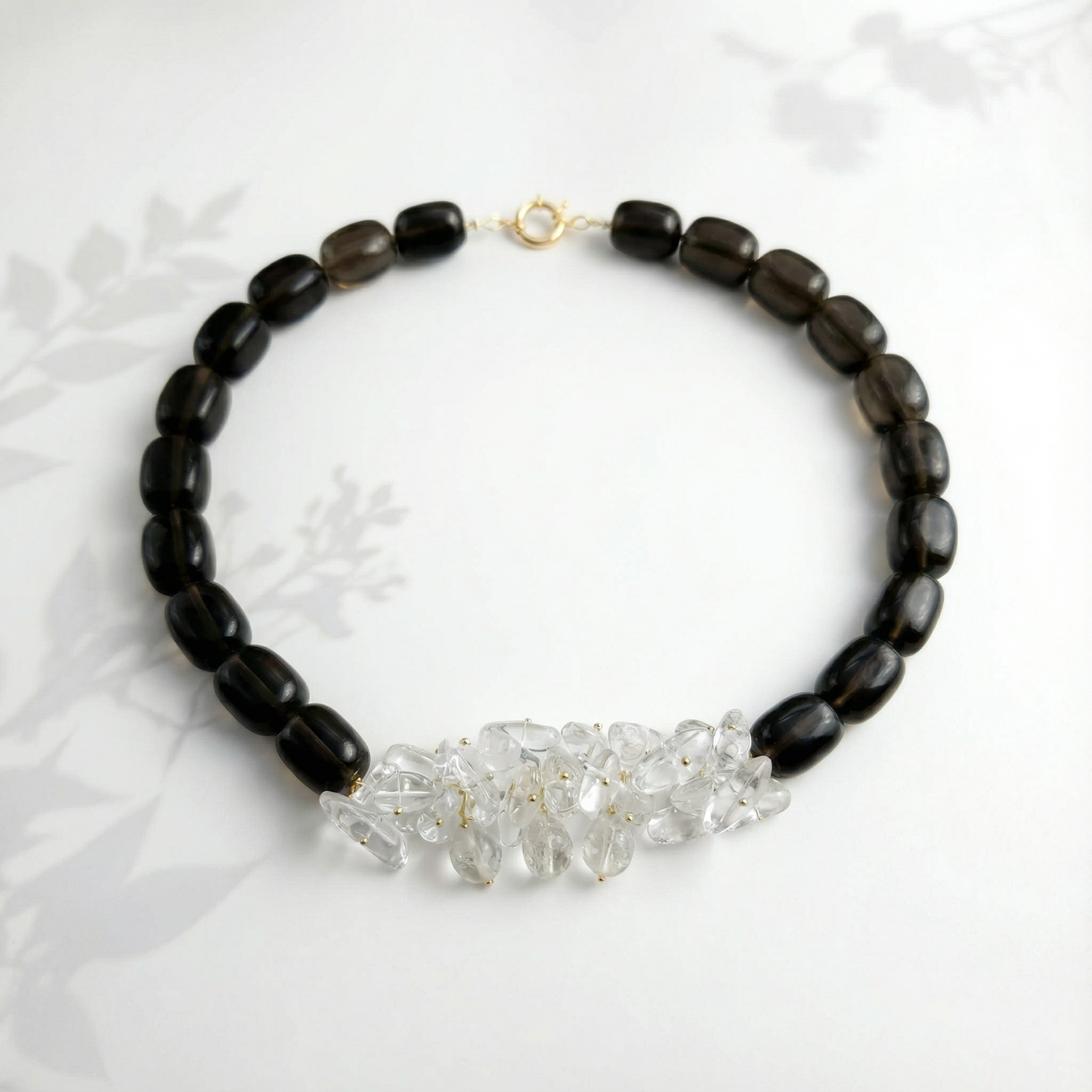 Collar de flor ahumada